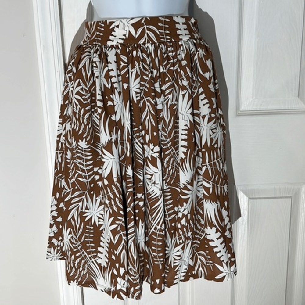 NWT Yakira Bella brown and‎ white floral skirt size XXS